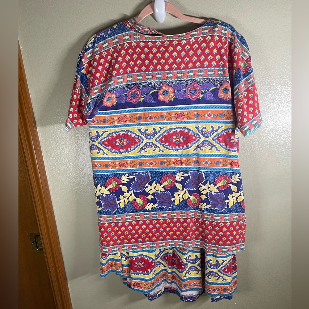 Vintage Adrienne Vittadini Skirt and matching shirt set sz L